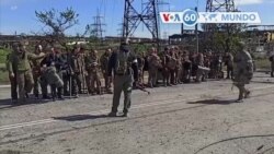 Manchetes Mundo 18 Maio: AP relata que Rússia divulgou vídeo que mostra combatentes ucranianos da fábrica de Mariupol a entregarem-se