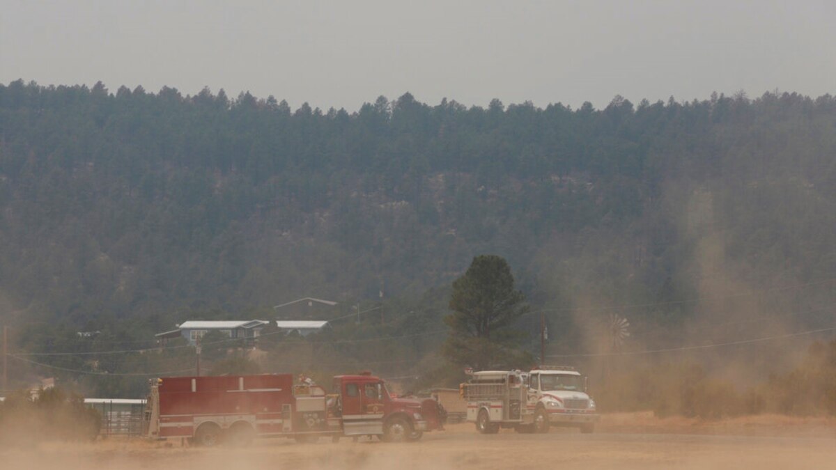 Firefighters Brace for Potentially Historic Winds in New Mexico - Vimarsana News