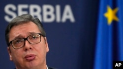 Presiden Serbia Aleksandar Vucic hadir dalam sebuah konferensi pers di Belgrade, Serbia, pada 8 September 2021. (Foto: AP/Darko Vojinovic)