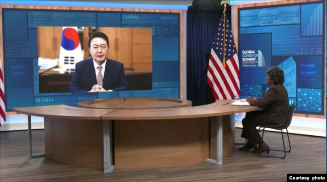윤석열 한국 대통령이 제2차 글로벌 코로나19 정상회의에 참석했다. 사진: 한국 대통령실.