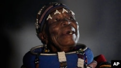 South Africa Ndebele Artist