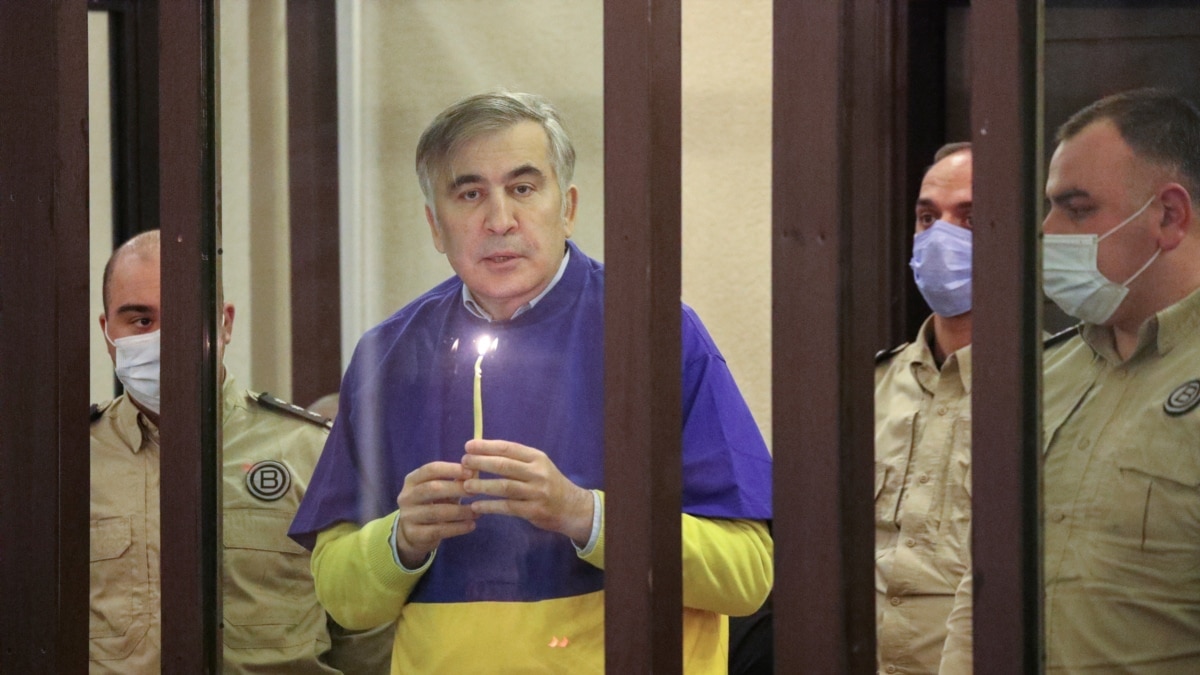 Адвокат Михаила Саакашвили обратился в суд с ходатайством о его освобождении