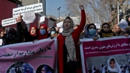 Afganistanke na protestu u Kabulu zbog ograničenja koje im je uveo Taliban od povratka na vlast, 28. decembra 2021. (Foto: Reuters/Ali Khara)