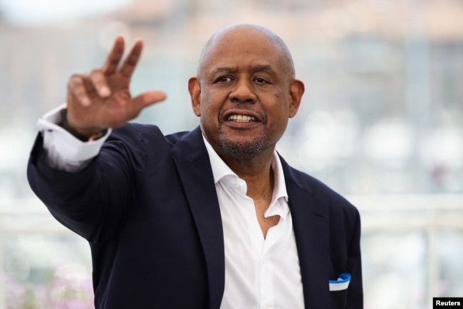 Forest Whitaker poses during a photocall before being awarded with an honorary Palme d'Or prize during the opening ceremony. (REUTERS/Sarah Meyssonnier)