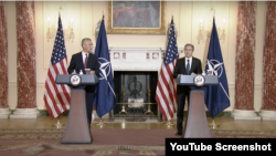 Відеокадр з прес-конференції держсекретаря США Ентоні Блінкена та генсека НАТО Єнса Столтенберґа, 1 червня 2022 року. Держдеп США