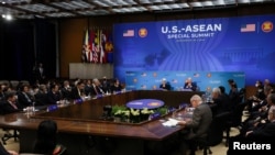 Presiden AS Joe Biden memberikan pidato pada KTT AS-ASEAN di kantor Deplu AS hari Jumat (13/5).
