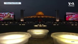 Yüz Binlerce Fenerle Buda Günü Kutlaması 