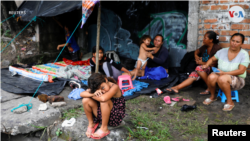 En fotos | Familias esperan noticias de detenidos en estado de emergencia en El Salvador