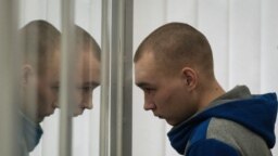 Ruski vojnik Vadim Šišimarin tokom suđenja u Kijevu