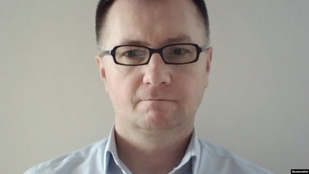 Goran Radosavljević, profesor na Fakultetu za ekonomiju, finansije i administraciju (FEFA) u razgovoru za Glas Amerike putem Skajpa