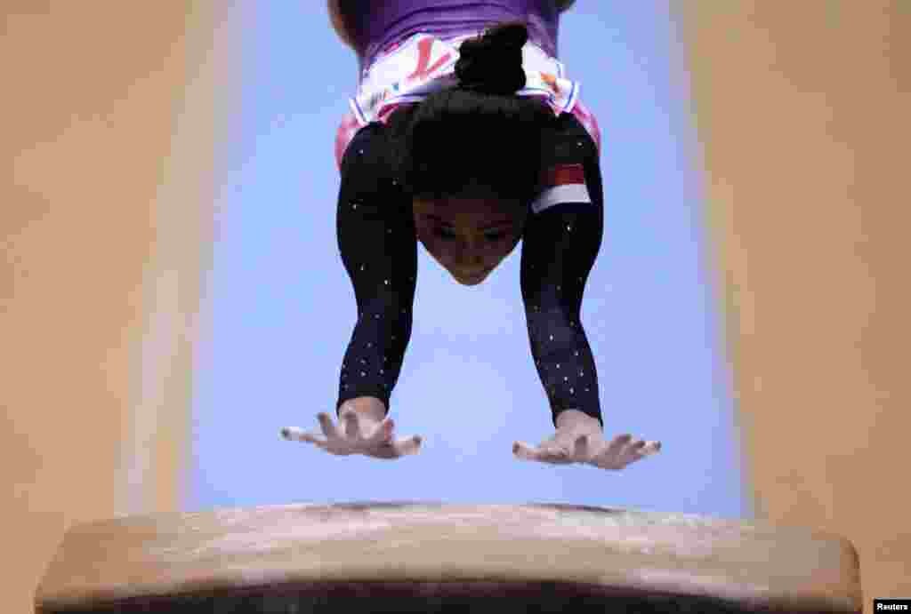 Rifda Irfanaluthfi of Indonesia competes in the women&#39;s artistic gymnastics during the Southeast Asian Games at Quan Ngua Gymnasium, Hanoi, Vietnam.