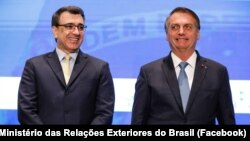 Carlos Alberto Franco França, ministro das Relações Exteriores (esq) e Jair Bolsonaro, Presidente do Brasil (dir), 19 Novembro 2021