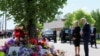 Le président américain Joe Biden et la première dame Jill Biden rendent hommage aux 10 personnes tuées dans une fusillade de masse par un homme armé qui, selon les autorités, était motivé par le racisme à Buffalo, NY, États-Unis, le 17 mai 2022.