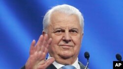 FILE - Former Ukrainian President Leonid Kravchuk addresses a crowd during a campaign rally in Kyiv, Ukraine, Jan. 22, 2019.