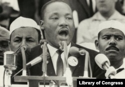 En 1963, Martin Luther King, Jr. pronunció su famoso discurso “Tengo un sueño” en el Monumento a Lincoln durante la Marcha por el Trabajo y la Libertad.