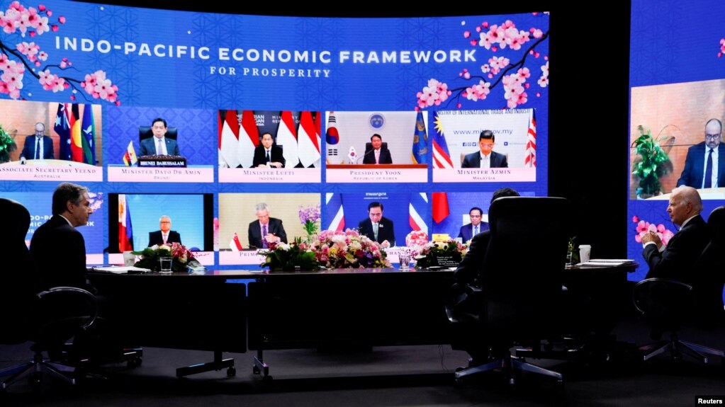 资料照片：美国总统拜登与其他12个创始成员国领导人在“印太经济框架”启动仪式上。(2022年5月23日)(photo:VOA)