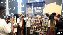 Exposés au palais présidentiel béninois depuis fin février, ces trésors ont attiré "en 40 jours (...) à peu près 200.000 visiteurs", a déclaré le ministre de la Culture.