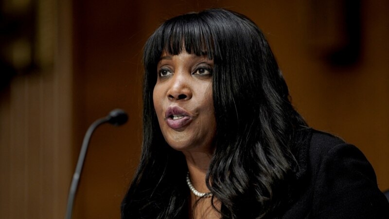 Confirmée par le Sénat, Lisa Cook devient la première gouverneure noire de la Fed