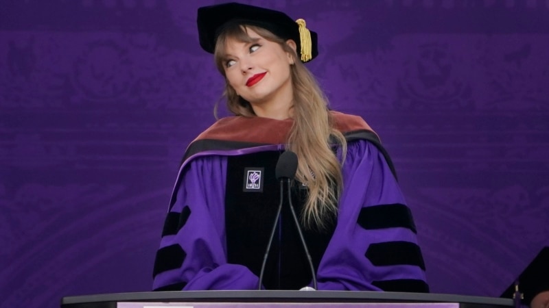 Taylor Swift Raih Gelar Kehormatan dari Universitas New York