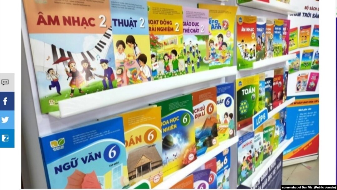 Giá sách giáo khoa ở Việt Nam năm 2022 đắt hơn 2, 3 lần so với năm trước. Hình minh hoạ.