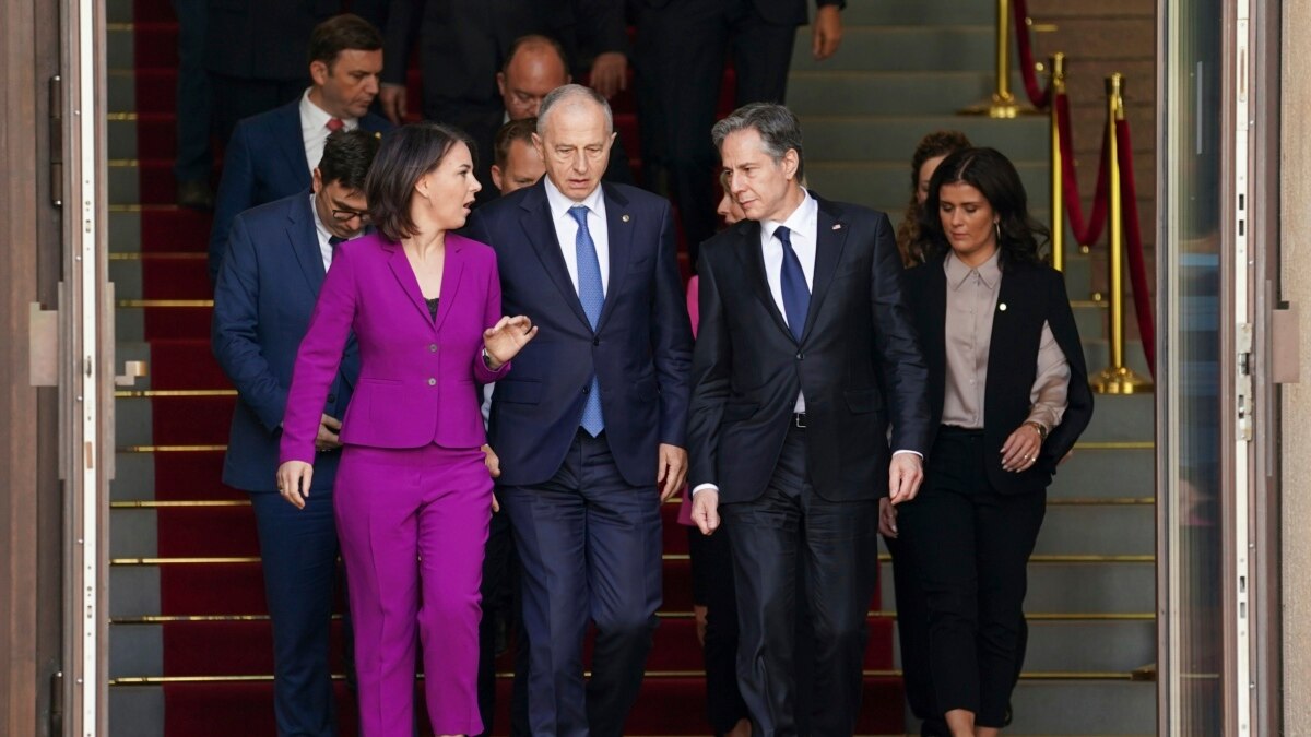 Blinken Meets European Counterparts as Finland Seeks NATO Membership