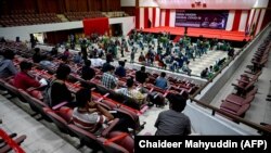 Mahasiswa di Universitas Syiah Kuala Banda Aceh pada 16 Juli 2021, sebagai ilustrasi. Sejumlah akademisi merasa belum memiliki kebebasan akademik.(Foto: AFP/Chaideer Mahyuddin)