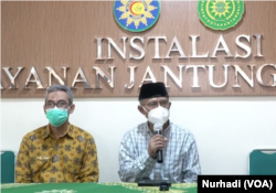 Ketua Umum Pimpinan Pusat Muhammadiyah, Haedar Nashir memberikan keterangan terkait wafatnya Buya Syafii Maarif di RS PKU Muhammadiyah Gamping, Yogyakarta, Jumat (27/5). (Foto: Nurhadi)