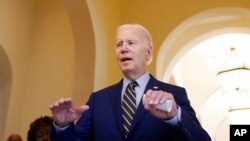 El presidente de EEUU, Joe Biden, habla a la prensa en Phnom Penh, Camboya, antes de la cumbre de la ASEAN el 13 de noviembre de 2022.