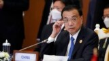 中国国务院总理李克强在柬埔寨金边举行的东盟-中国领导人会议上发表讲话。(2022年11月11日)