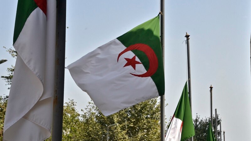Un tribunal d'Alger condamne à perpétuité le chef d'un mouvement Kabyle