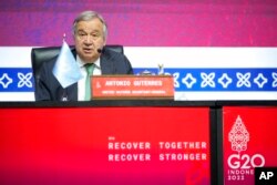 Sekretaris Jenderal PBB Antonio Guterres berbicara menjelang KTT G-20 di Bali, 14 November 2022. (Foto: AP)