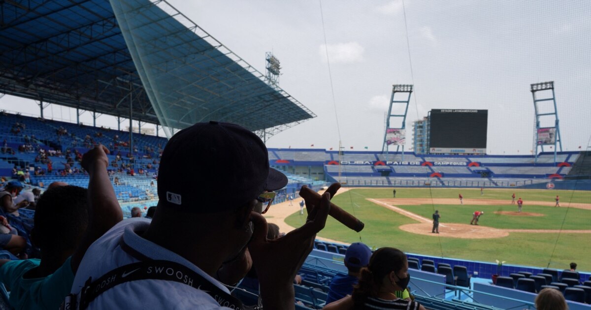 Cuba incluye a tres peloteros profesionales en su equipo para el ...