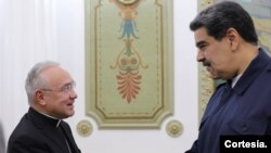 Monseñor Edgar Peña Parra visitó este fin de semana al presidente de Venezuela, Nicolás Maduro, en el Palacio de Miraflores, en Caracas. [Foto: Cortesía Presidencia de Venezuela]