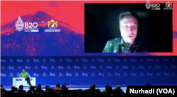 Elon Musk, CEO Tesla Inc berbicara secara daring dalam ajang B20, yang menjadi bagian dari G20 di Bali, dalam tangkapan layar.