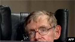 Astrofizikani i njohur, Stephen Hawking mbushi sot 70 vjeç