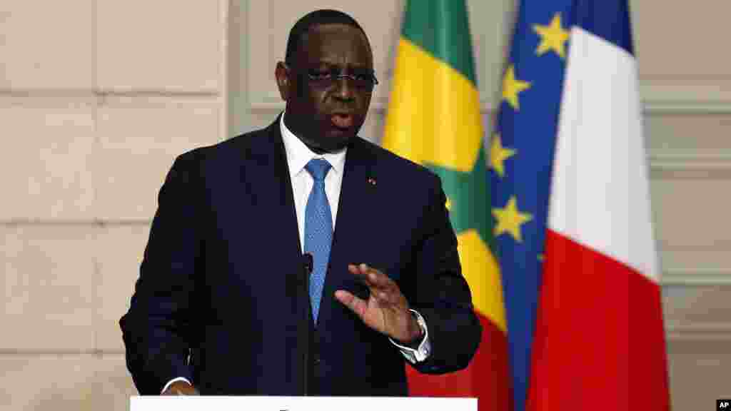 Macky Sall prononce son discours au palais de l&#39;Élysée à Paris, en France, le 12 juin 2017.