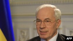 Thủ tướng Azarov nói rằng chính phủ của ông sẽ cố gắng một lần nữa để có thể đạt thỏa thuận dài hạn với Nga