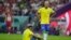Vedet Brelyen Neymar (a goch) ak Richarlison pandan match Gwoup G yo a kont Serbi, 24 Nov. 2022. 