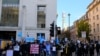 国际人权日 200人于伦敦中国大使馆外抗议中国镇压公民权利
