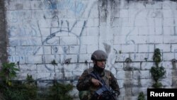 EN FOTOS: El Salvador despliega 10,000 efectivos en violento suburbio de la capital