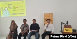 Peluncuran Radio Braille Surabaya, yang diinisiasi dan dibentuk oleh empat orang guru tunanetra SLB-A YPAB Surabaya. (Foto: VOA/Petrus Riski)