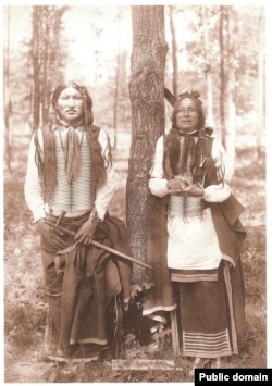 Cabinet card photograph of Kicking Bear and Short Bull, by W.H. DeGraff, 1892.