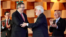 El secretario de Relaciones Exteriores de México, Marcelo Ebrard, junto a Christopher Dodd, asesor presidencial de EEUU para las Américas, en la celebración de los 200 años de relaciones bilaterales el 12 de diciembre de 2022.