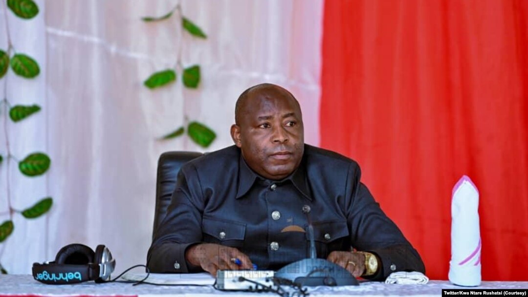 Prezida Evariste Ndayishimiye mu kiganiro ku banditsi, abamenyeshamakuru n’abanyagihugu 