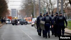 ລາຍການກະຈາຍສຽງຂອງວີໂອເອ ລາວ: ເຈົ້າ​ໜ້າ​ທີ່ຢູ​ເຄ​ຣນ ກ່າວ​ວ່າ ເກີດ​ການ​ສູ້​ລົບ​ຢ່າງ​ໜັກ ໃນ​ພາກ​ຕາ​ເວັນ​ອອກ​ຂອງ​ປະ​ເທດ