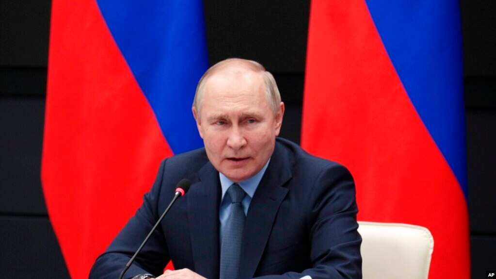 俄罗斯总统普京2022年12月23号在俄罗斯图拉市一个军工联合体领导层会议上讲话。(photo:VOA)