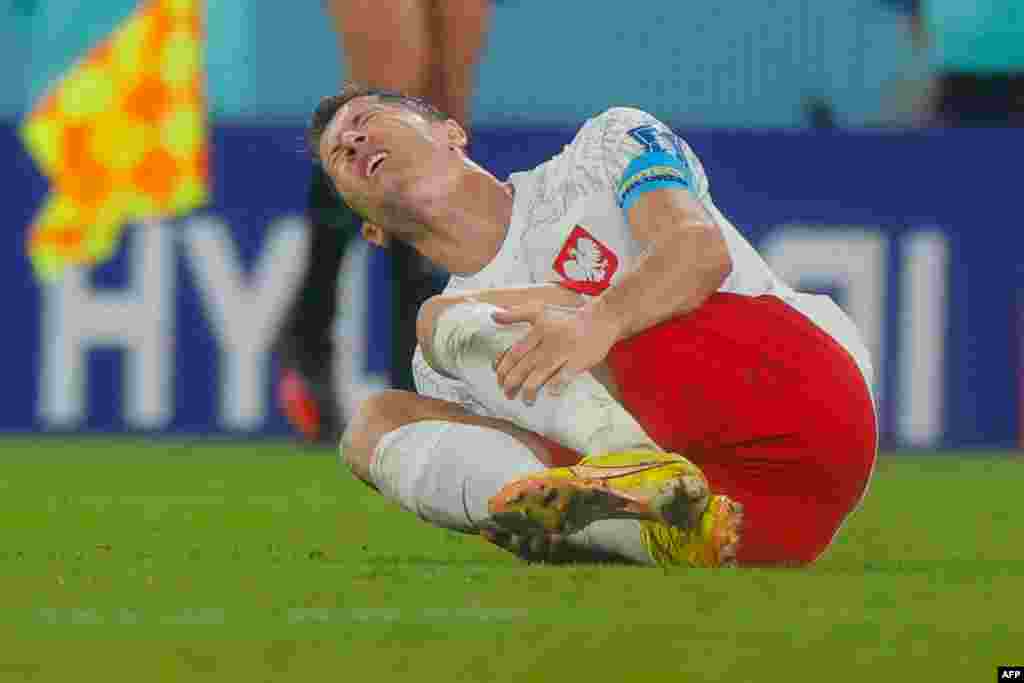 Attaquant ya Pologne #08 Robert Lewandoski nsima na kotutana na match na Argentine na groupe C ya Mondial Qatar 2022 na stade 974, Doha, 30 novembre 2022. (Photo Odd ANDERSEN / AFP)