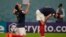 Olivier Giroud selebre apre li make yon gol nan Mondyal Foutbol Qatar la kont Ostrali nan Gwoup D a. 