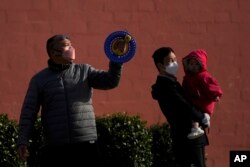 北京一个公园里市民在放风筝。（2022年11月27日）