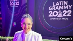 La violinista venezolana Daniela Padrón, la noche de la premiación de la XXIII edición de los Premios Grammy Latinos, donde resultó nominada; acto realizado el 17 de noviembre de 2022 en el Michelob Ultra Arena de Las Vegas, Nevada, EEUU. Foto cortesía de la entrevistada.